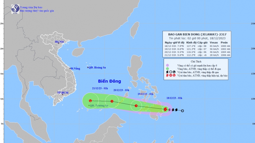 Bão Jelawat tiến vào Biển Đông và suy yếu thành áp thấp nhiệt đới