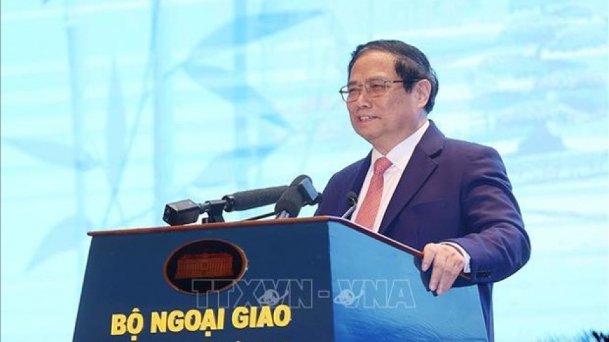 PM sets out major tasks in economic diplomacy