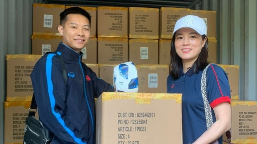 FIFA donates over 50,000 balls to schools in Vietnam