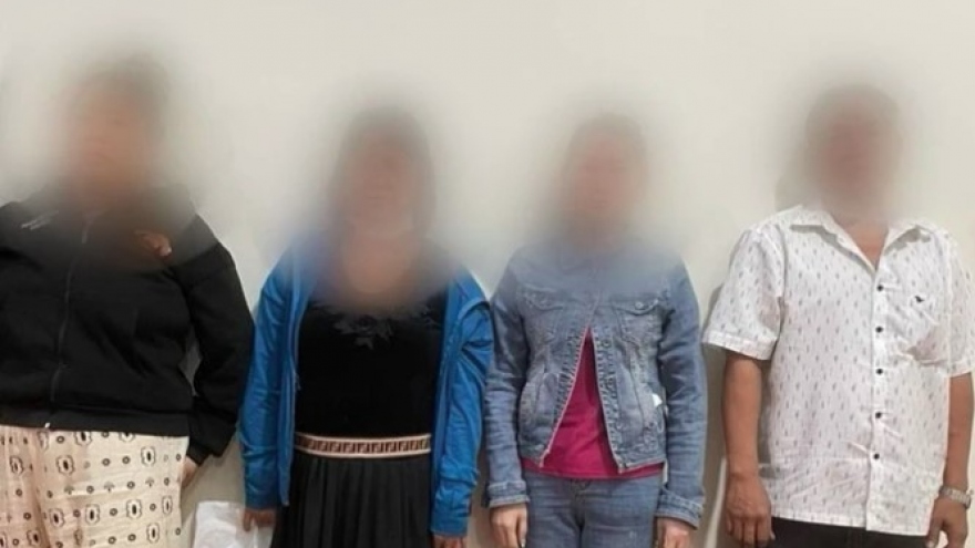 Dak Nong police arrest five suspects for selling women to China