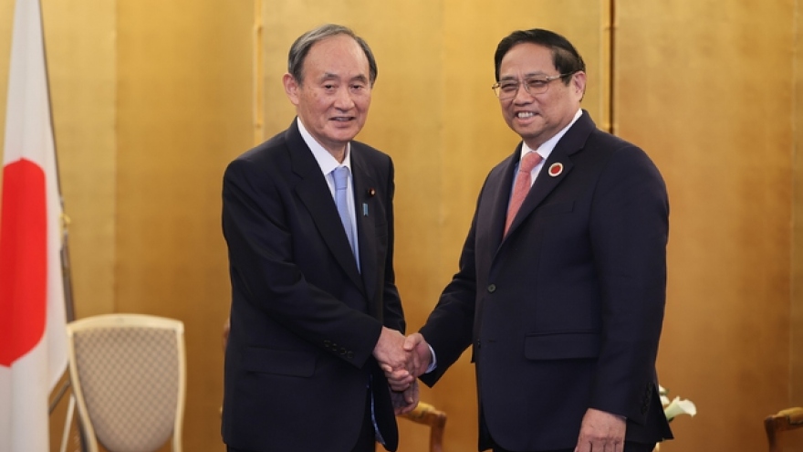 Thủ tướng Phạm Minh Chính tiếp cựu Thủ tướng Nhật Bản Suga Yoshihide