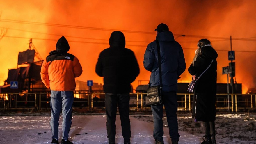 Ukraine tập kích bán đảo Crimea, Nga phong tỏa cảng Feodosia