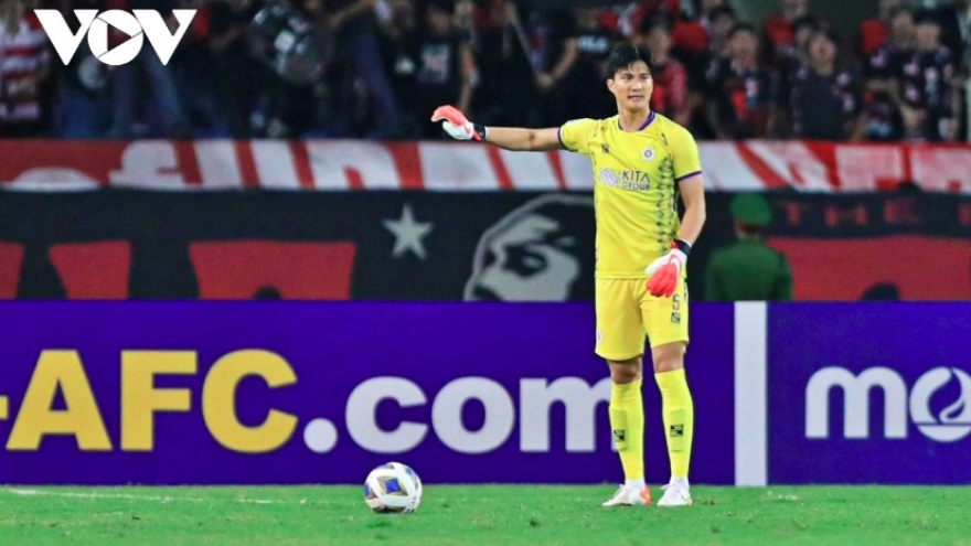 Hanoi FC goalkeeper Van Hoang praised by AFC