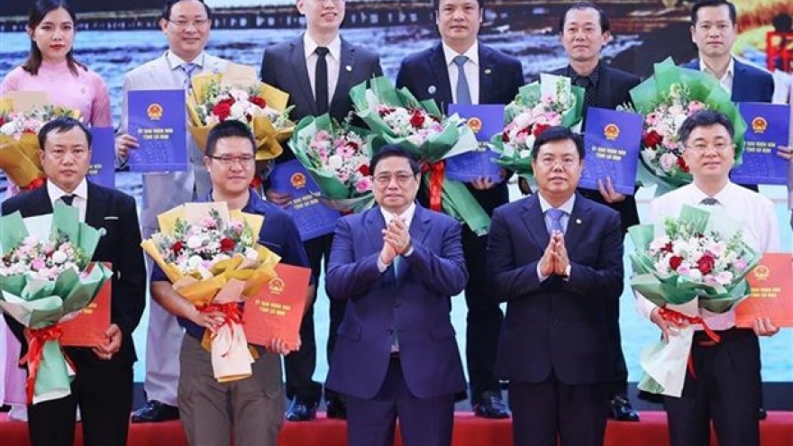 PM urges Ca Mau to fully tap potential for sustainable development