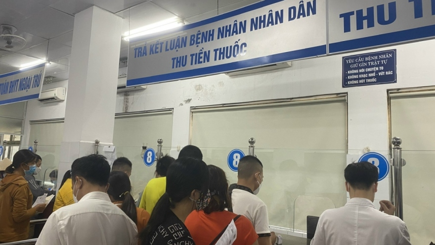 Bệnh nhân mua thuốc, vật tư y tế do bệnh viện thiếu sẽ được thanh toán bù?