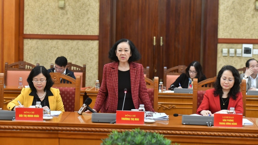 Thường trực Ban Bí thư Trương Thị Mai giao ban với một số hội quần chúng
