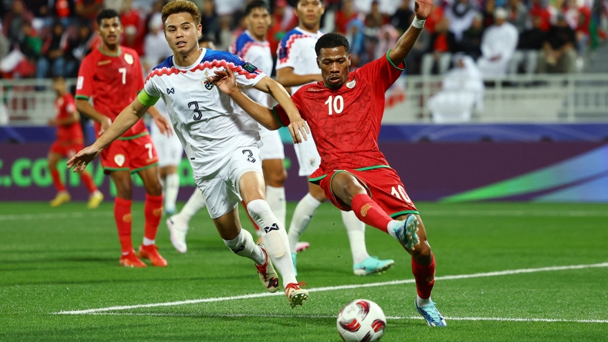 Kết quả Asian Cup 2023: Thái Lan hoà Oman, Theerathon nhận án treo giò