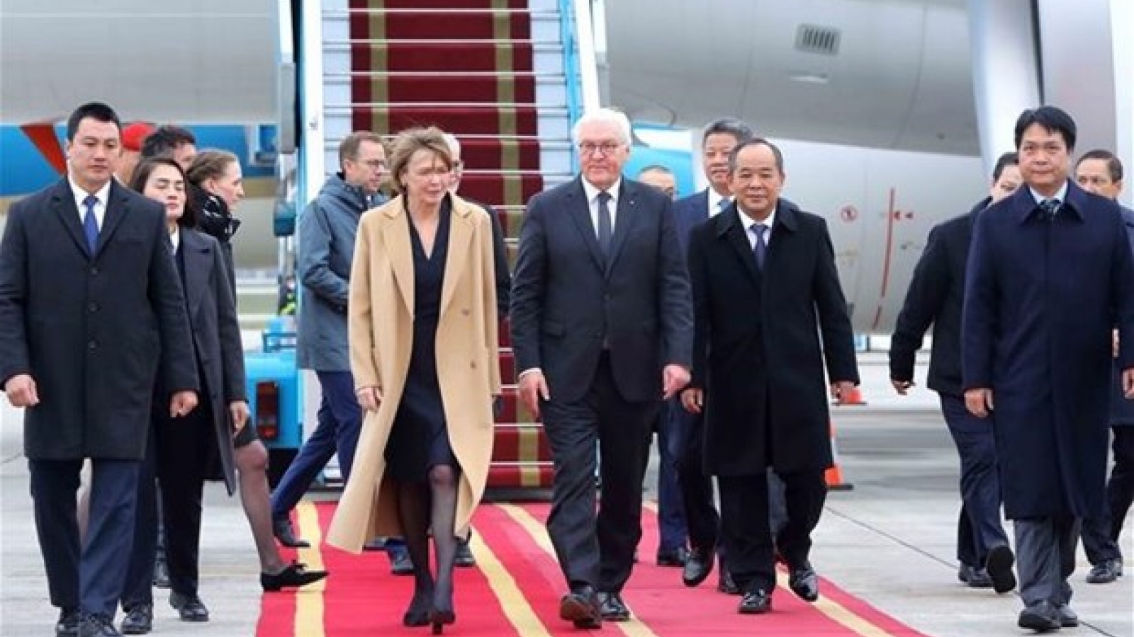 German President begins state visit to Vietnam