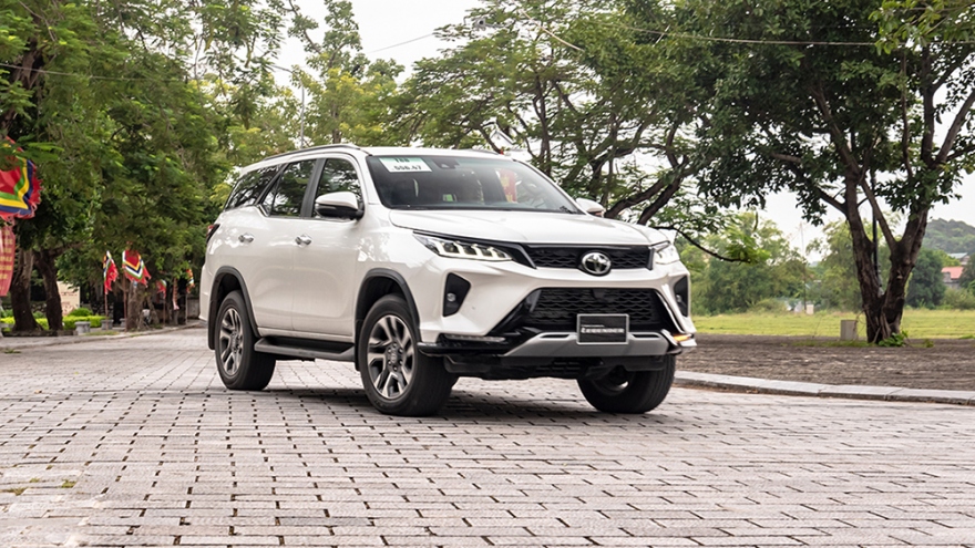 Tăng trang bị, giảm giá bán, Toyota Fortuner 2024 “món hời” cho khách hàng Việt