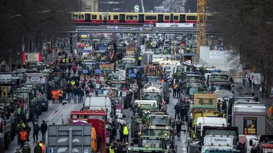 Hàng nghìn nông dân Đức biểu tình phản đối chính phủ
