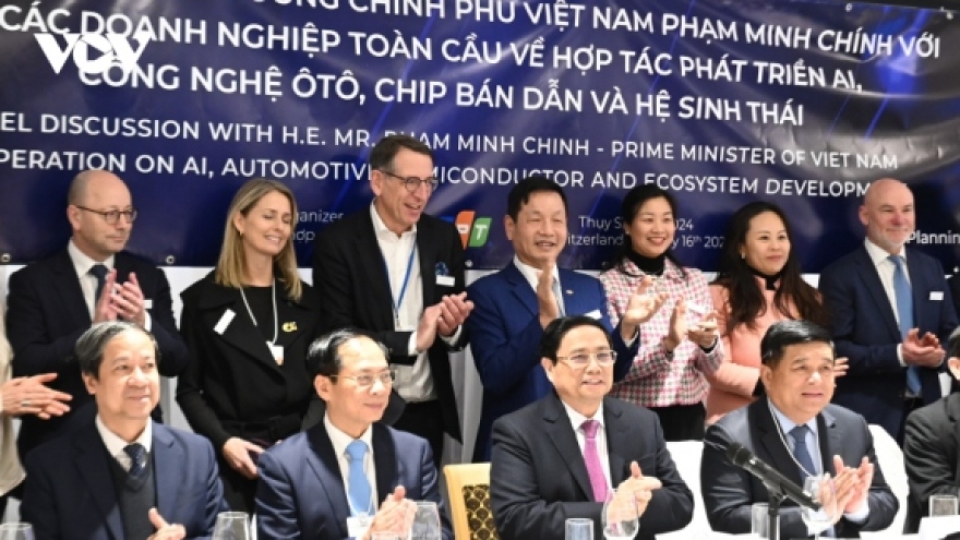 Vietnam seeks to lure global businesses to AI, semiconductor manufacturing