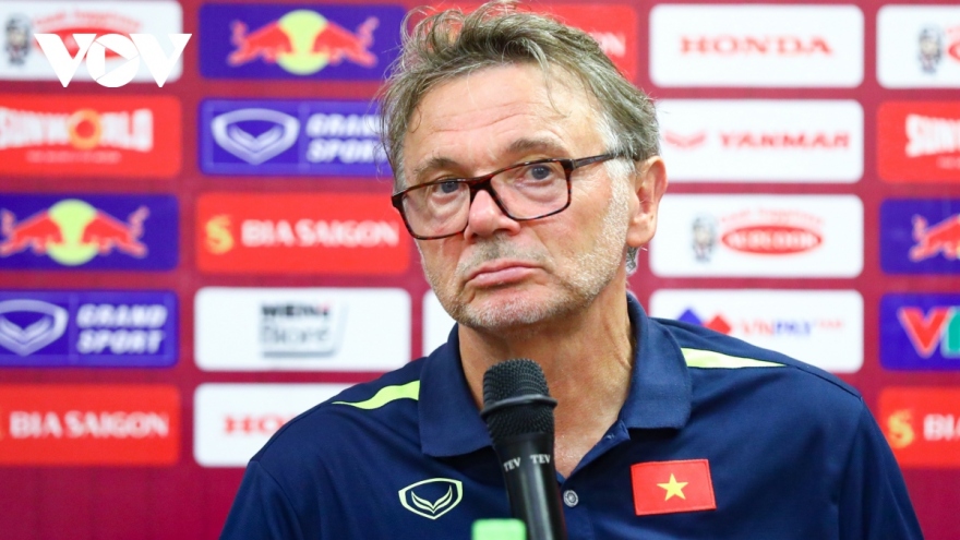 Philippe Troussier remains in hot seat despite Vietnam’s Asian Cup poor showing