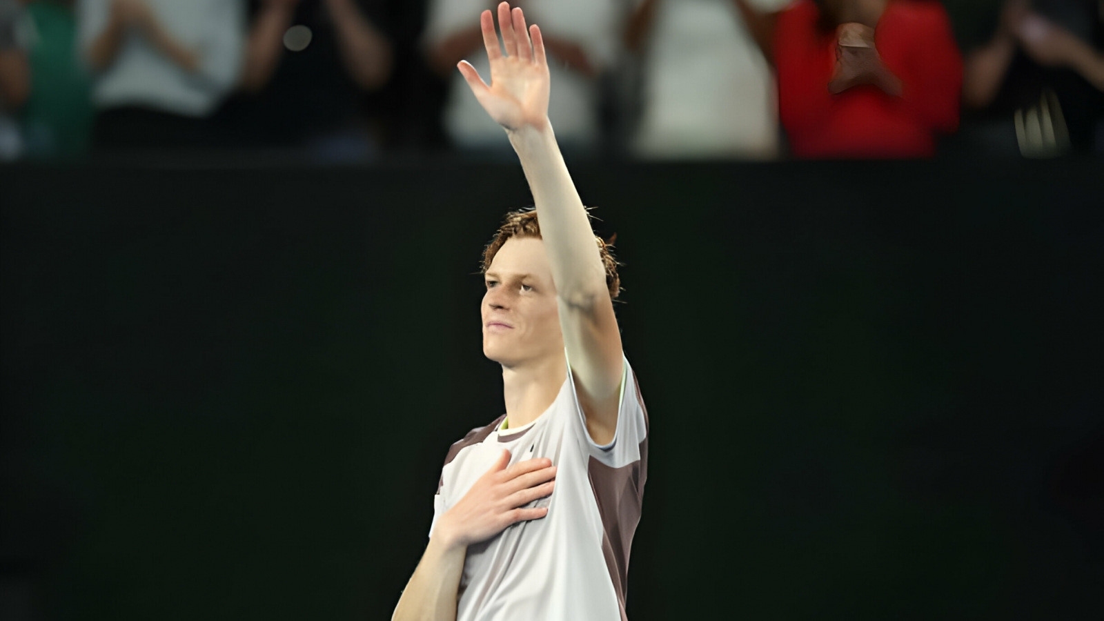 Ngược dòng trước Daniil Medvedev, Jannik Sinner vô địch Australian Open 2024