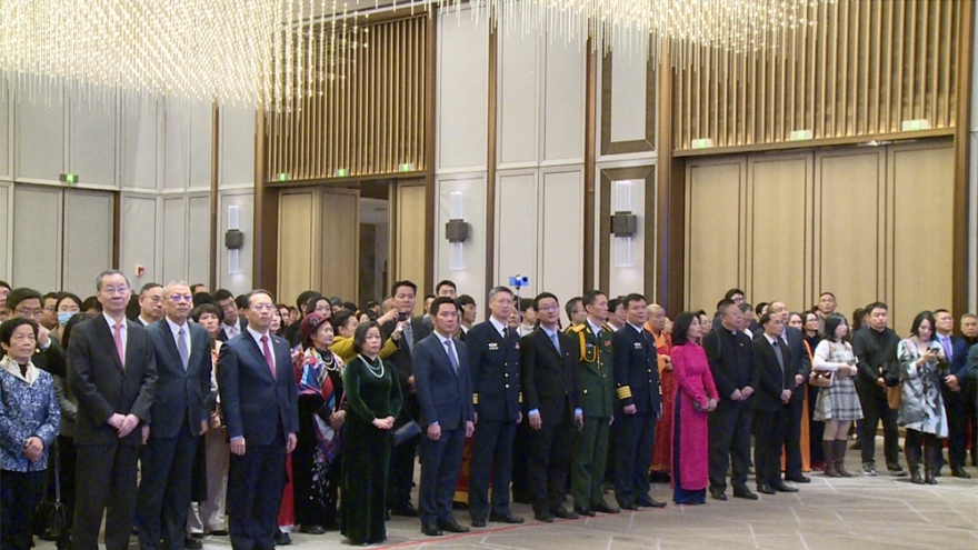 Kỷ niệm 74 năm thiết lập quan hệ ngoại giao Việt Nam - Trung Quốc