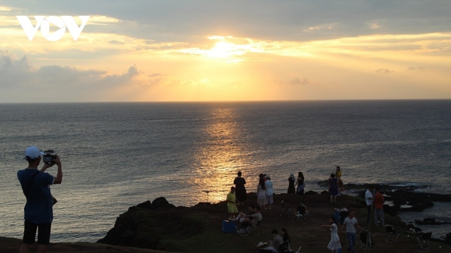 Đảo Phú Quý đề nghị du khách chung tay giảm thiểu rác thải nhựa