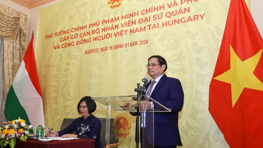 Thủ tướng Phạm Minh Chính và Phu nhân gặp cộng đồng người Việt Nam tại Hungary