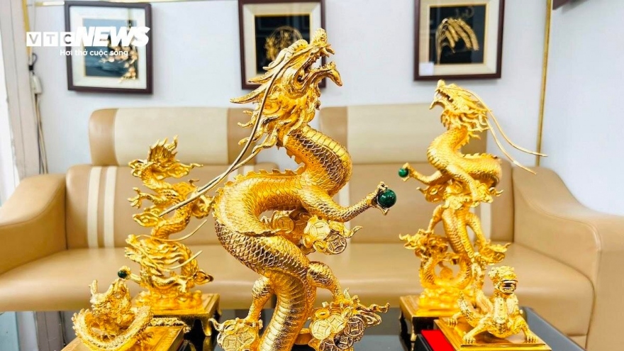 24k gold-plated dragon figurines among favourite Tet gifts