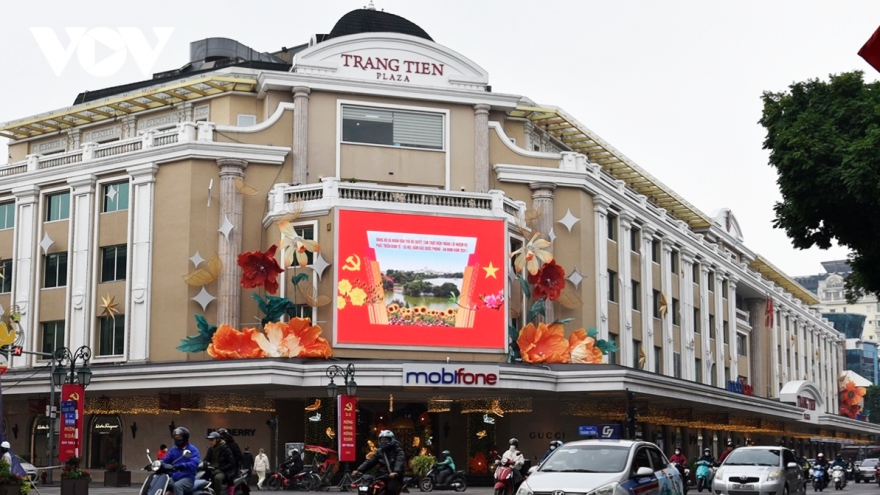 Colourful decorations spring up across Hanoi to ring in lunar New Year