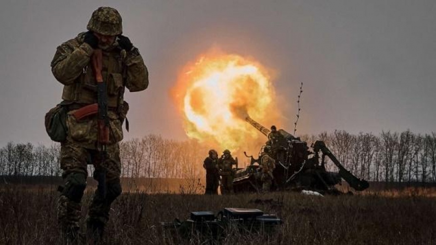 Nga ồ ạt tập kích phá hủy trung tâm điều khiển và xe bọc thép Ukraine