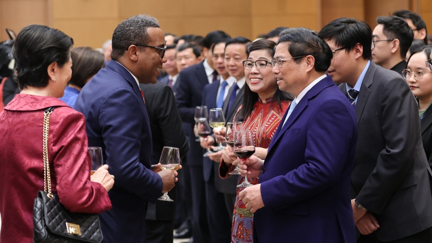 Thủ tướng chủ trì buổi gặp mặt, chiêu đãi Đoàn Ngoại giao tại Việt Nam