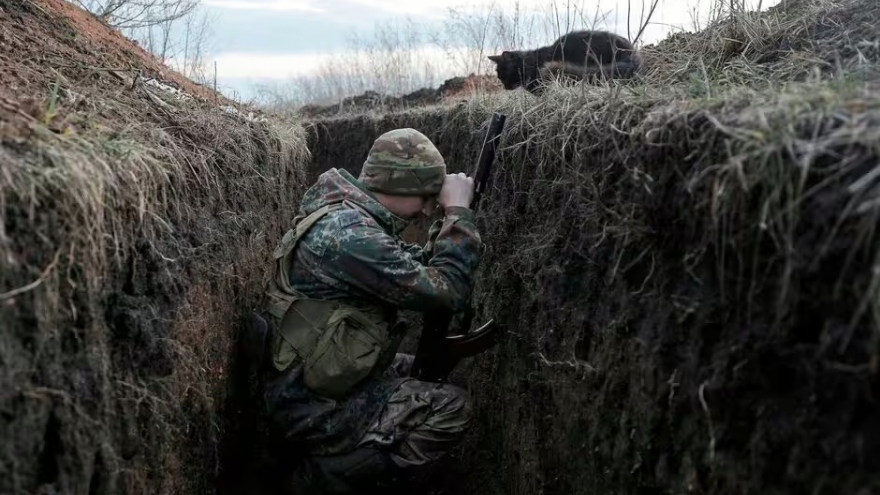 Toàn cảnh quốc tế sáng 25/4: Lính Ukraine rút lui dưới mưa bom bão đạn
