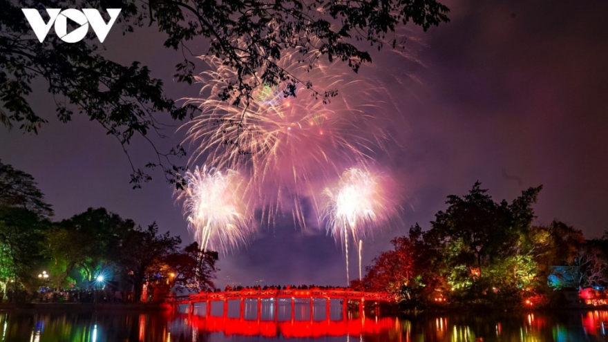 Hanoi to let off fireworks at 32 locations on Lunar New Year's Eve