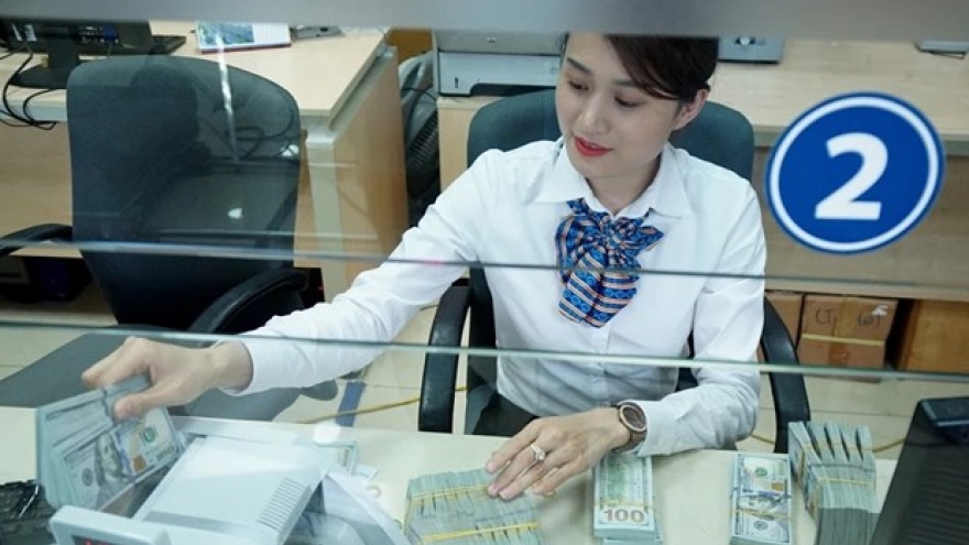 Vietnam among top 10 recipients of overseas remittances in 2023