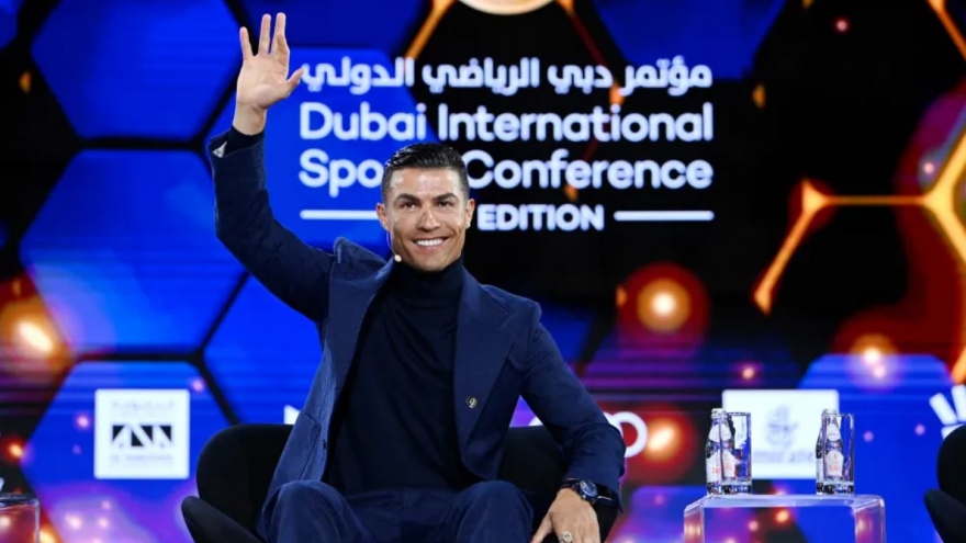 Hụt Quả bóng Vàng Dubai, Ronaldo tiết lộ thời điểm giải nghệ