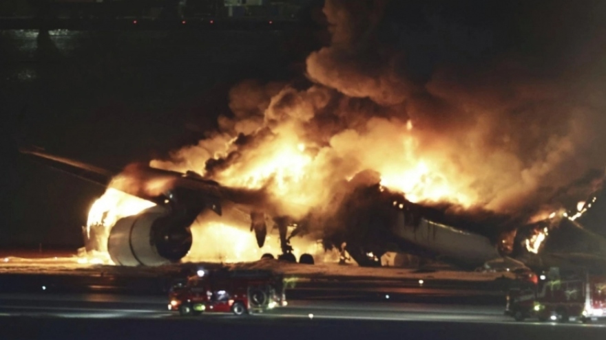 Nhật Bản mở cuộc điều tra toàn diện về vụ va chạm máy bay