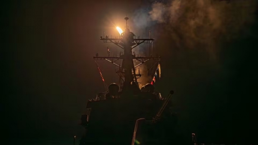 Mỹ tấn công phá hủy tên lửa chống hạm của Houthi chuẩn bị phóng vào Biển Đỏ