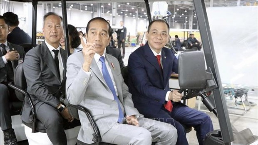 Indonesian President visits VinFast EV manufacturing complex