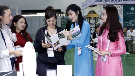Vietnam attends International Travel Exchange expo in Laos