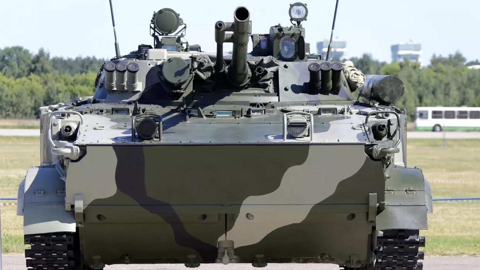 Toàn cảnh quốc tế trưa 8/4: Nga dùng “biển người” đánh chiếm đảo Ukraine