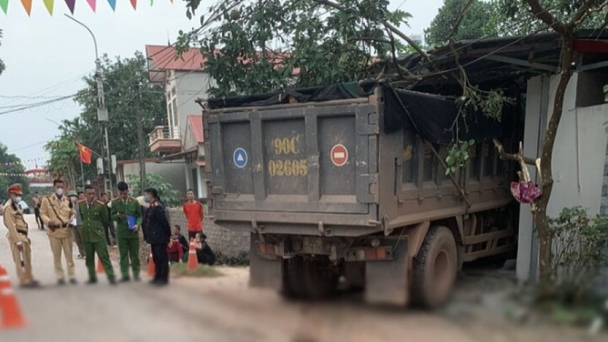 Nguyên nhân xe tải lao vào quán cắt tóc ở Bắc Giang khiến 4 người thương vong