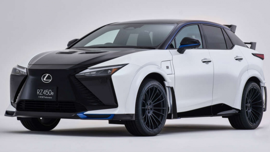 Lexus RZ 450e F Sport Performance 2024 ra mắt, chỉ sản xuất 100 xe