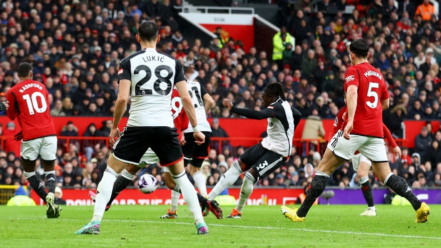 MU - không - Hojlund "hiện nguyên hình", phơi áo trước Fulham trên sân nhà