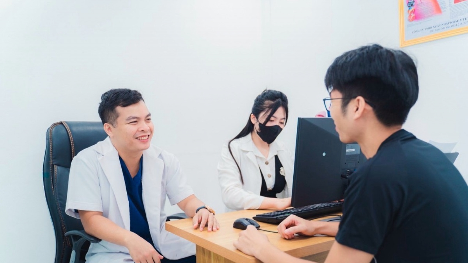 Bác sĩ Nguyễn Thanh Tùng - Người đặt dấu ấn cho phương pháp tán sỏi qua da