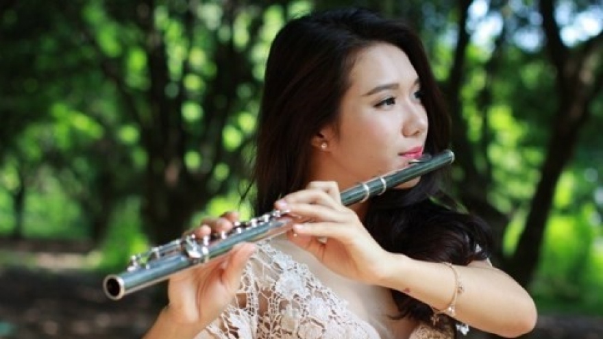 Nghệ sĩ Flute 9x và hành trình "trẻ hóa" âm nhạc cổ điển
