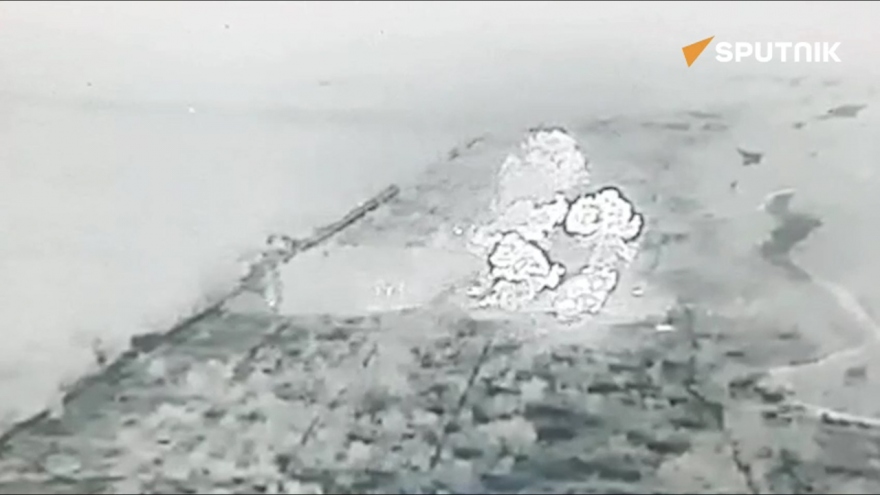 "Hỏa thần nhiệt áp" TOS-1A bắn cháy cứ điểm Ukraine ở tả ngạn sông Dnipro