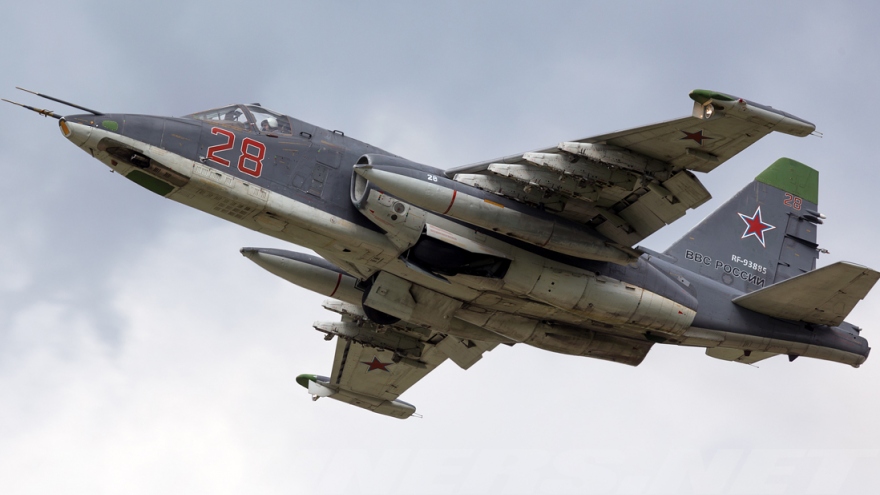 Chiến đấu cơ Su-25 của Nga xuất kích, tấn công mục tiêu ngụy trang của Ukraine