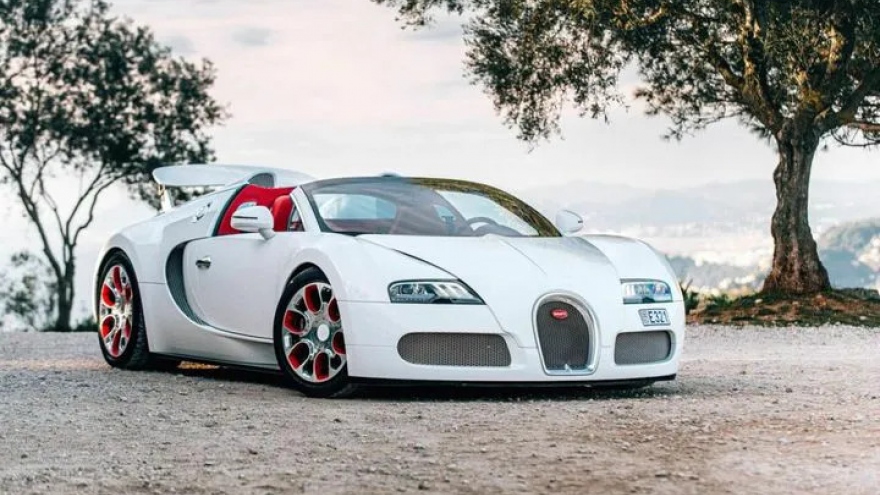 Bugatti Veyron 2012 phiên bản rồng chốt giá hơn 42 tỷ đồng