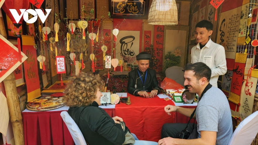 Spring calligraphy festival gets underway in Hanoi