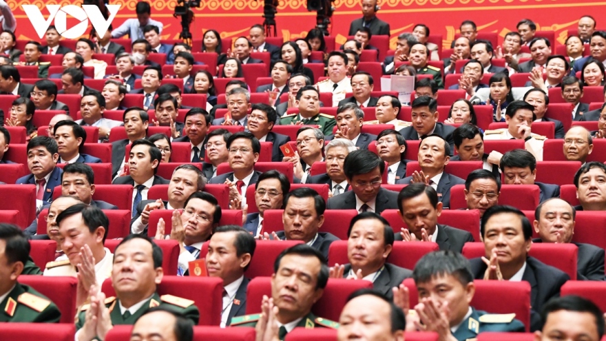 Giữ vững sự lãnh đạo của Đảng, xây dựng nước Việt Nam hùng cường, thịnh vượng