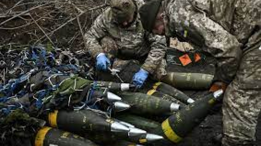 Cơn khát đạn dược làm “tê liệt” hoạt động của Ukraine trên chiến trường
