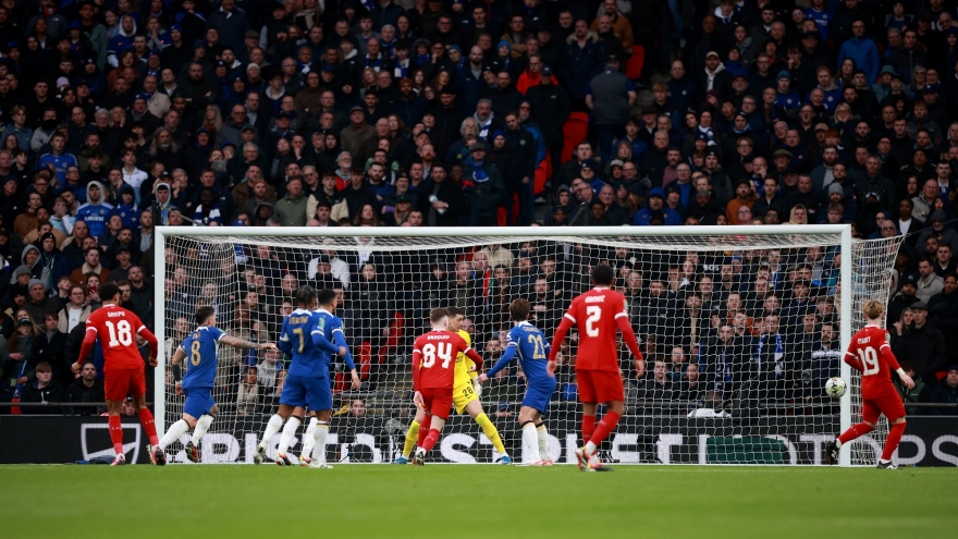 Cột dọc khiến sao Liverpool lỗi hẹn ngôi "Vua phá lưới" Cúp Liên đoàn Anh