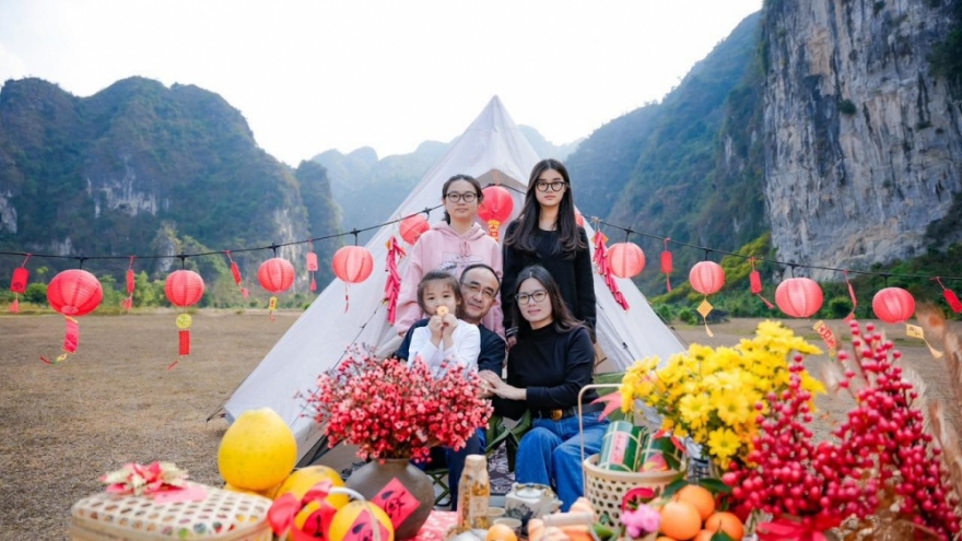Chinese man enjoys joyful Tet in Vietnam