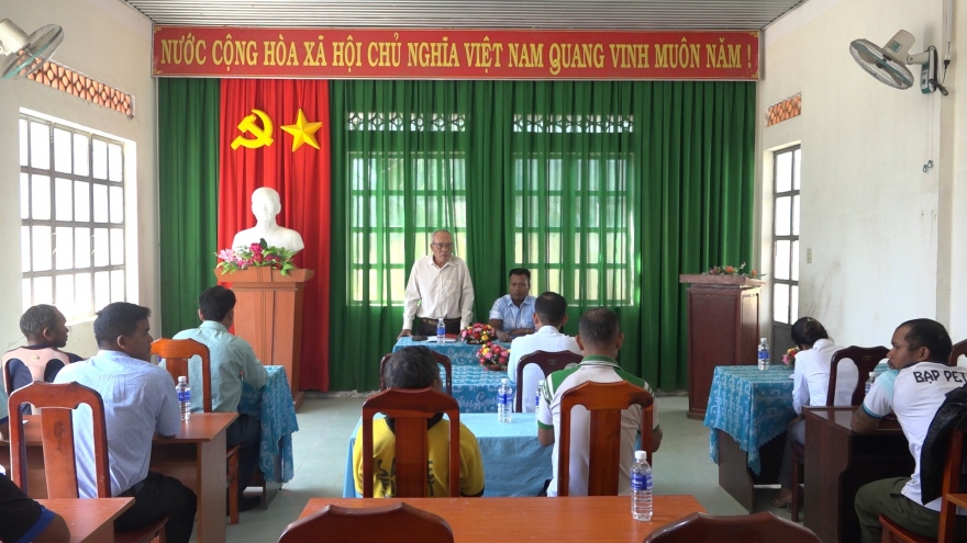 Học tập Bác để xây dựng buôn làng văn minh, giàu đẹp