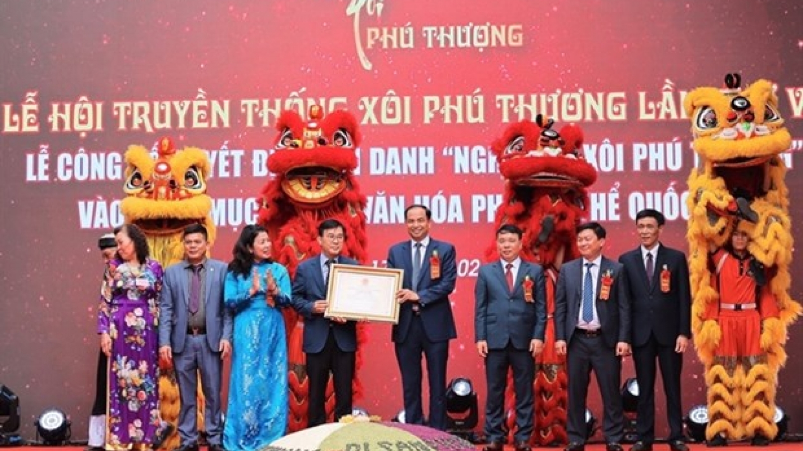 Hanoi’s sticky rice cooking craft recognised as national heritage