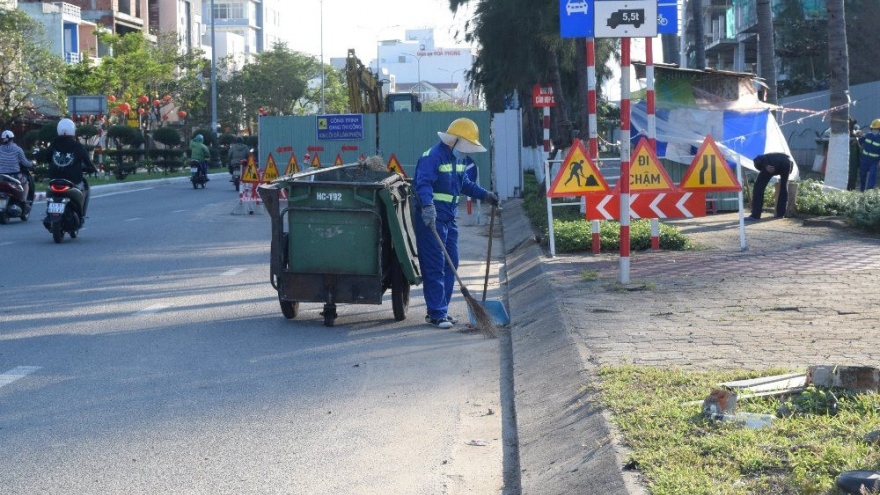 Đà Nẵng thu gom 3.000 tấn rác đêm giao thừa Tết Giáp Thìn