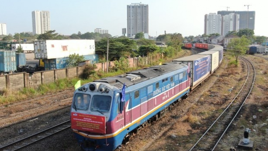 First int’l freight transport train in Lunar New Year departs